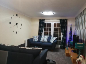 Stewartfield Gardens Apartment